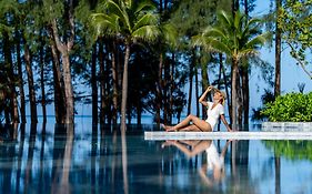 Le Meridien Phuket Mai Khao Beach Resort