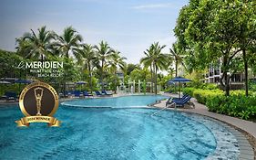 Le Meridien Phuket Mai Khao Beach Resort